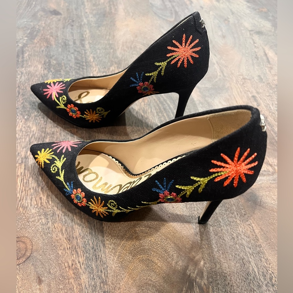 Sam Edelman Black Floral Embroidered Heels Size 7 - Picture 4 of 6
